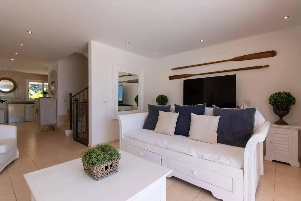 Villa Sunshine Wonderful 3 Bedroom Villa Costa Adeje  Espanha
